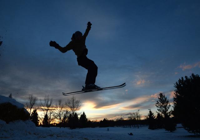Skiing jump