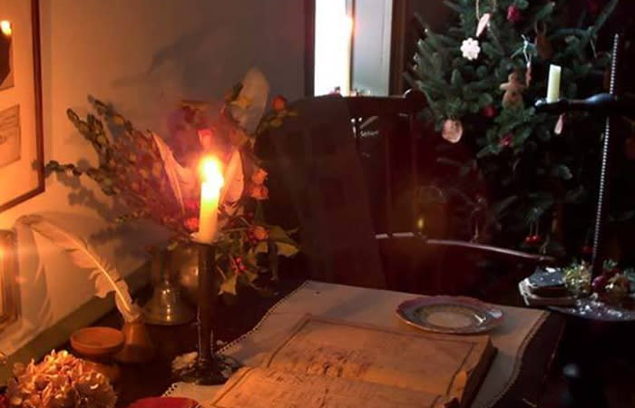 Holiday Candelight Tours Compass Inn Museum