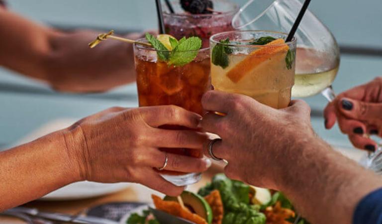 Bar Drinks Friends Cheering