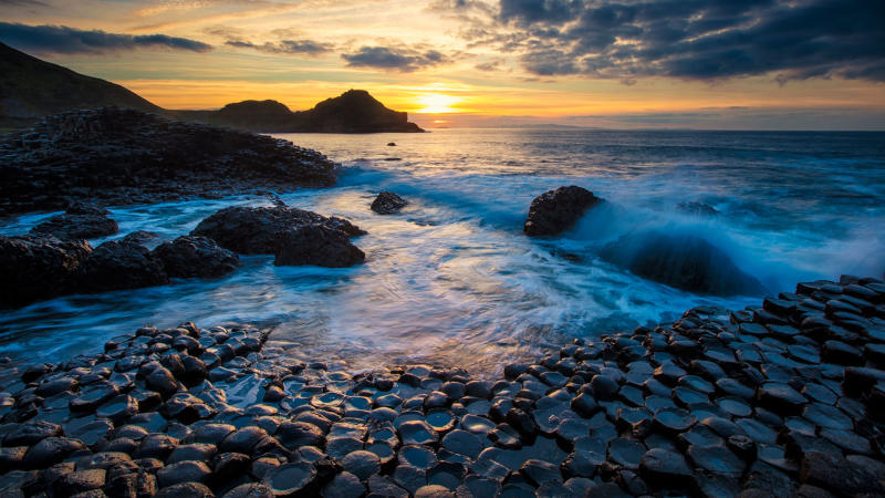 Sunset-at-The-Giants-Causeway