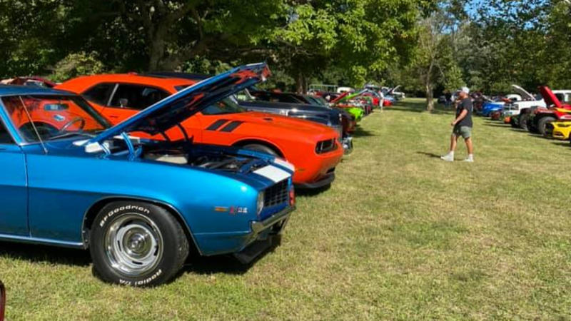 On Sunday only, the Waverly Festival welcomes participants in their annual car show, with registration beginning at 10 am.