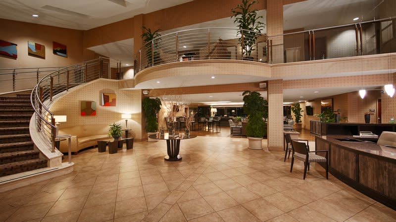 Lobby at the Best Western Plus Bayside Hotel