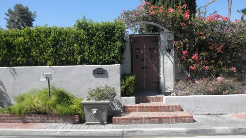 Blanche Sewell House at 1232 E El Alameda in Palm Springs