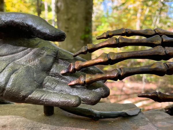 Sculpture Trail Outdoor Museum - hands sculpture