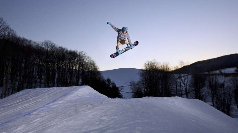 Explore Asheville’s Winter Sports: Skiing, Snowboarding, Hiking, and More