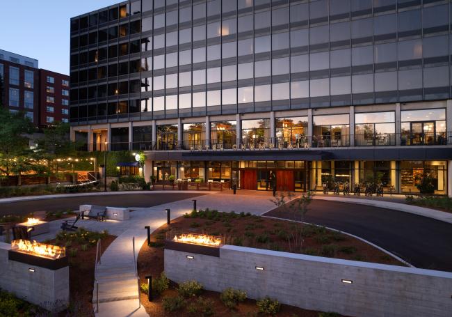 Hotel Champlain Exterior