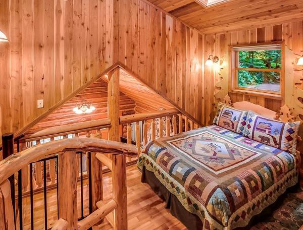 deep forest cabins rainier