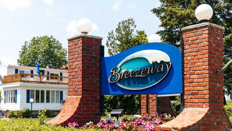 Breezeway Resort2