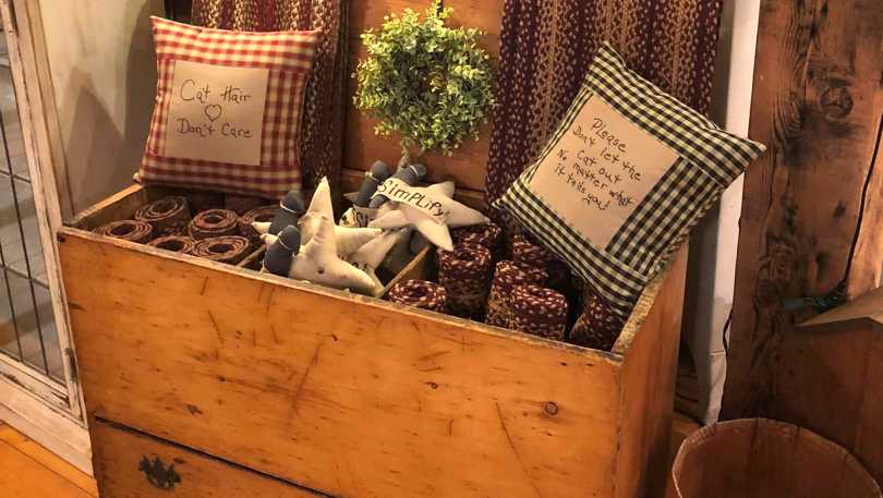 Village Barn Country Store & Antiques 01