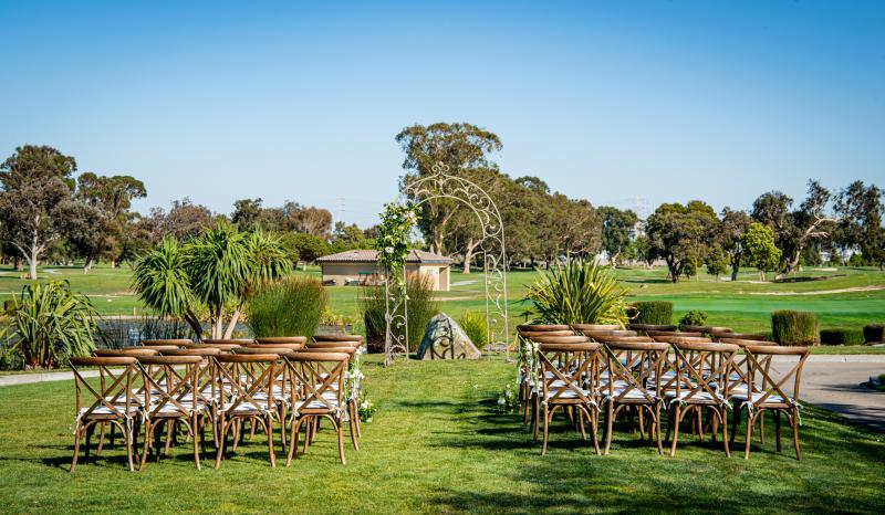 Wedding-set-up-at-par-3-at-poplar-creek-golf-course