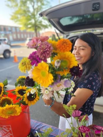 flower vendor at asheboro farmers market
