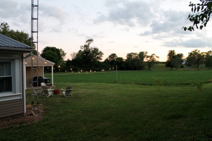 Sunshine Bungalow Backyard