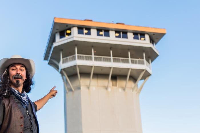 Buffalo Bill at Golden Spike Tower