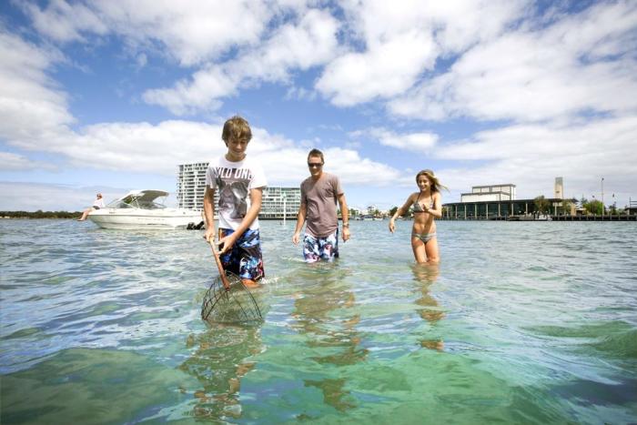 Crabbing in Mandurah