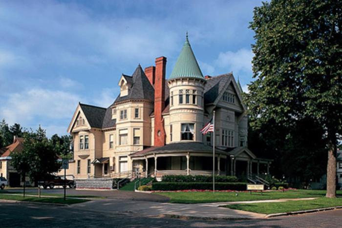 The Perry Hannah House Traverse City Mi
