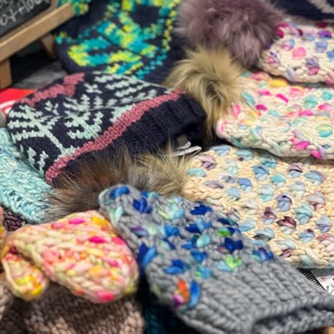 Holiday Flea Loopy Knits RI