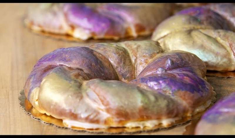 king cake tradition in