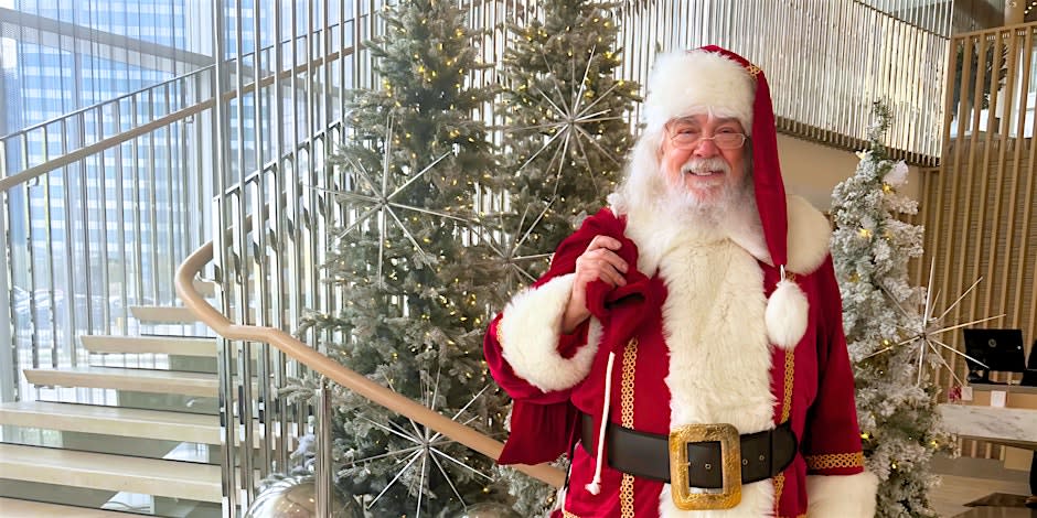 Brunch with Santa at Ellie's
