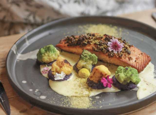 Winery lunch deals near me