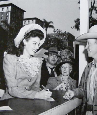 Ava Gardner selling war bonds at Victory House in Pershing Square, Los Angeles, 1942