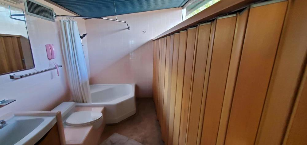 Frey House II Bathroom