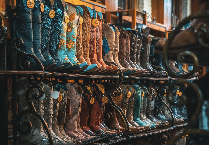 Cowboy Boots vis Unsplash