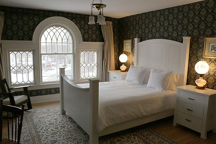 7 Gables bedroom