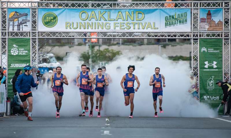 Racers at the Oakland Marathon