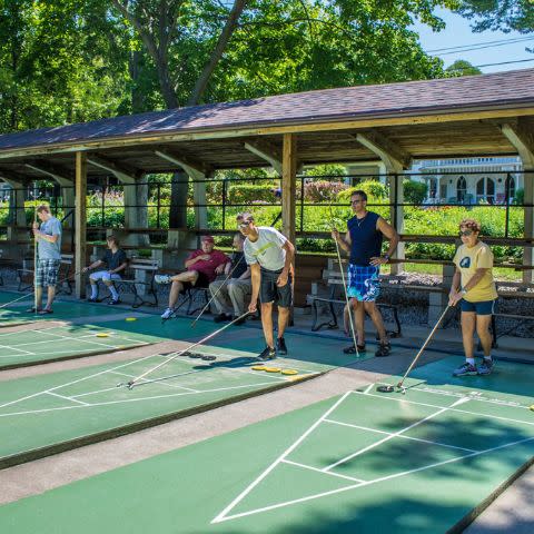 ffc9a70e-b64a-4404-86a5-878f212148d3_Square%20Shuffleboard