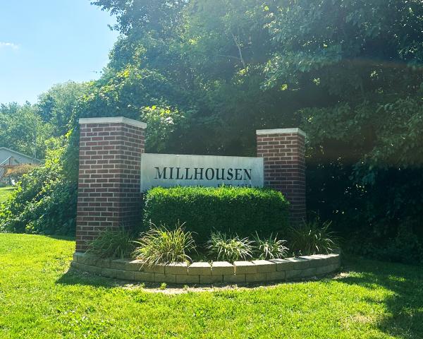 Millhousen Welcome Sign