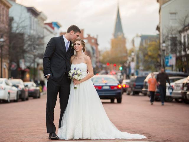 Couple in Downtown Annapolis