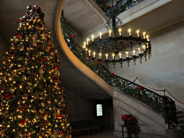 Christmas at Biltmore Stairwell
