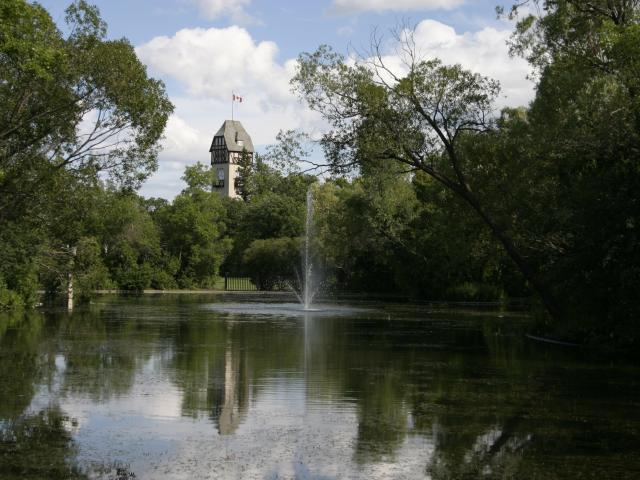 O Tours takes us to Assiniboine Park