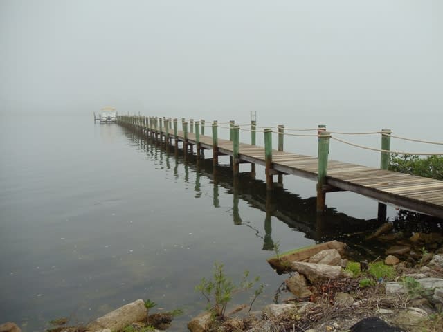 A wooden bridge at Indian River Lagoon