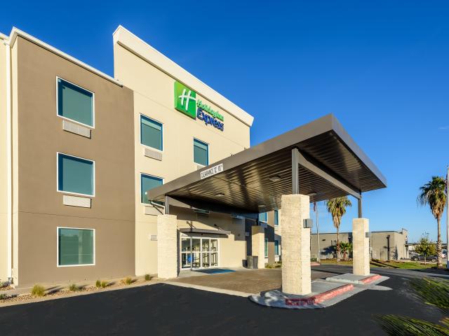 Holiday Inn Express & Suites BASTROP