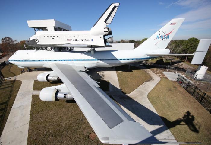 Space Shuttle and Jumbo Jet at Houston Space Center