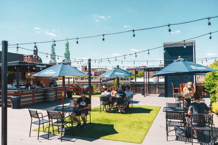 Rooftop bar at Braxton Brewing (photo: provided by Braxton Brewing)