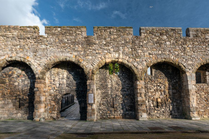 Walk the walls