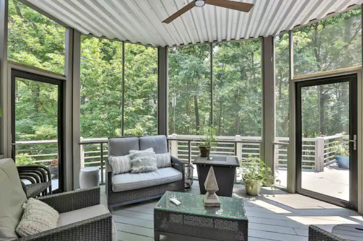 Luxury Shelbyville Airbnb
