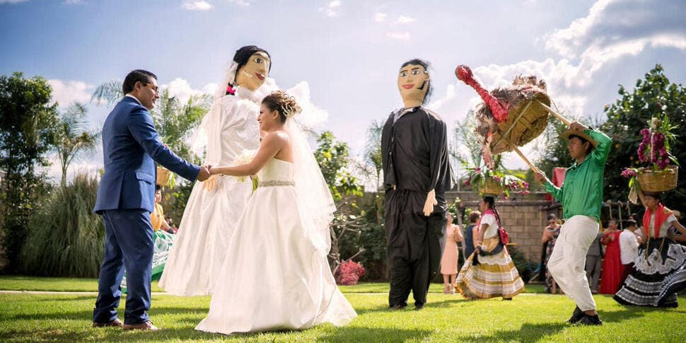 Disfrutar de una boda de pueblo es una experiencia única en Los Cabos.