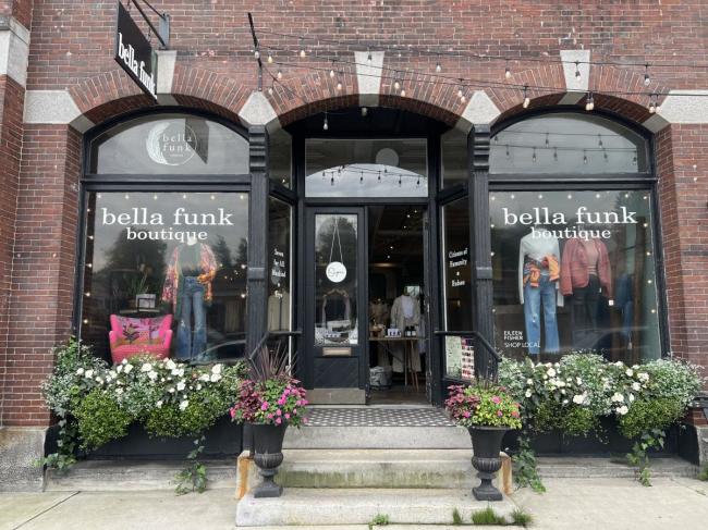 Bella Funk Boutique - brick store exterior