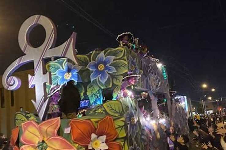 Krewe of Athena parading