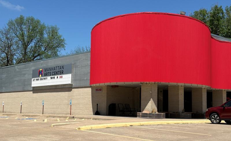 Outside building of the Manhattan Arts Center
