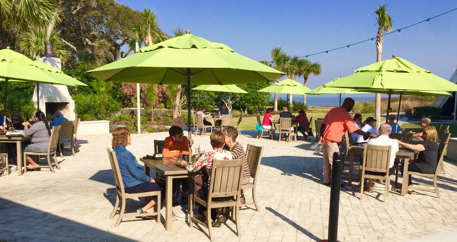 Enjoy this outdoor and oceanview restaurant on Jekyll Island, Beach House, located adjacent to the Holiday Inn Resort.