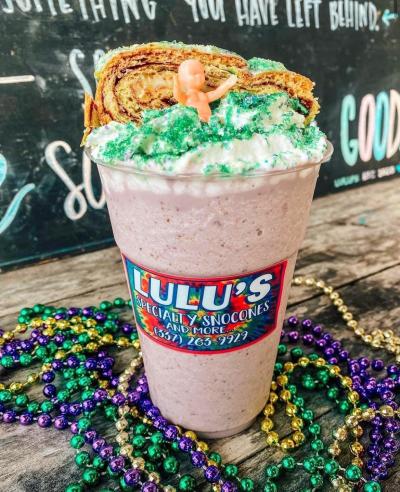 Lulu's Specialty Cones & More King Cake Snoshake