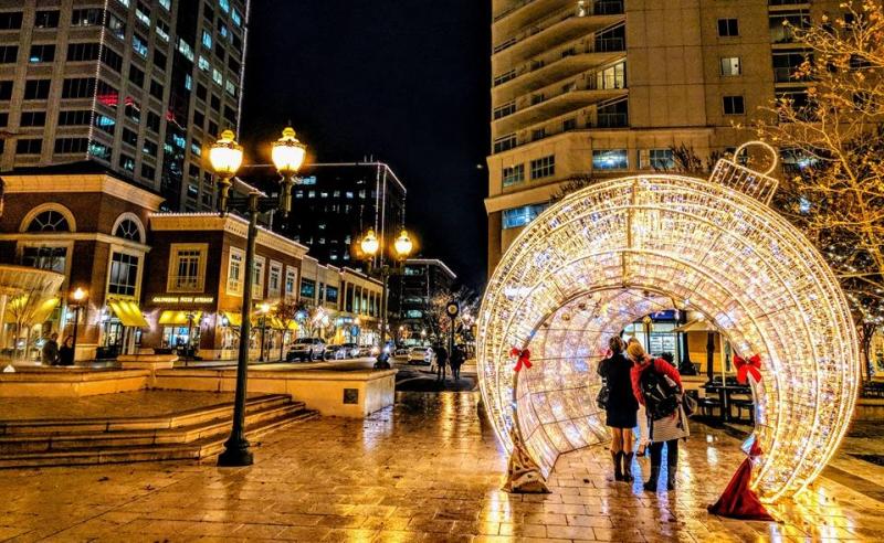 Giant ornament covered in lights, Coeur de Noël, in Virginia Beach Town Center