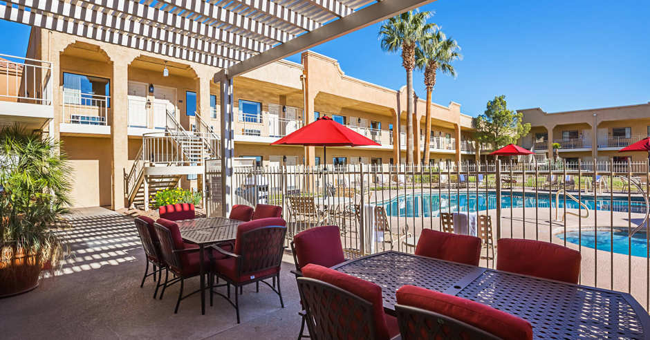 Choice Hotels Outdoor Pool and Patio