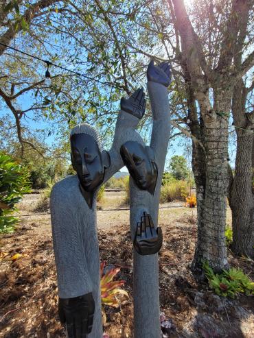 Zimsculpt statue of two dancers