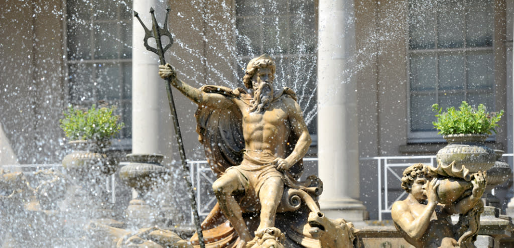 Neptune Fountain, Cheltenham
