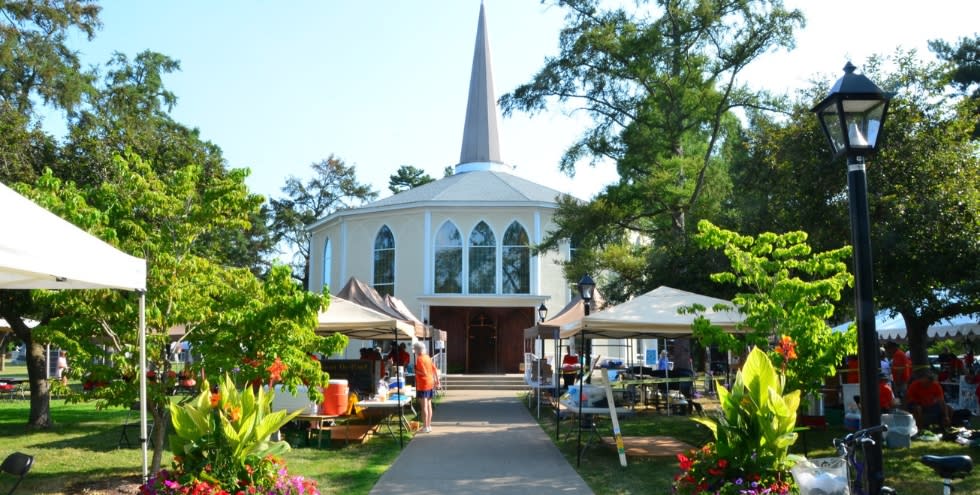 Vendors lined up outside of parish doors